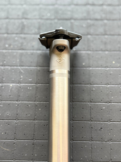 Titanium 27.2mm seat post, 0mm Offset, 460mm